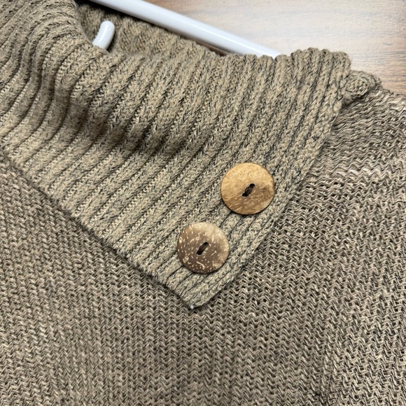 Women's Tan Knit Sweater Poncho size medium but would fit an XL - Picture 5 of 5